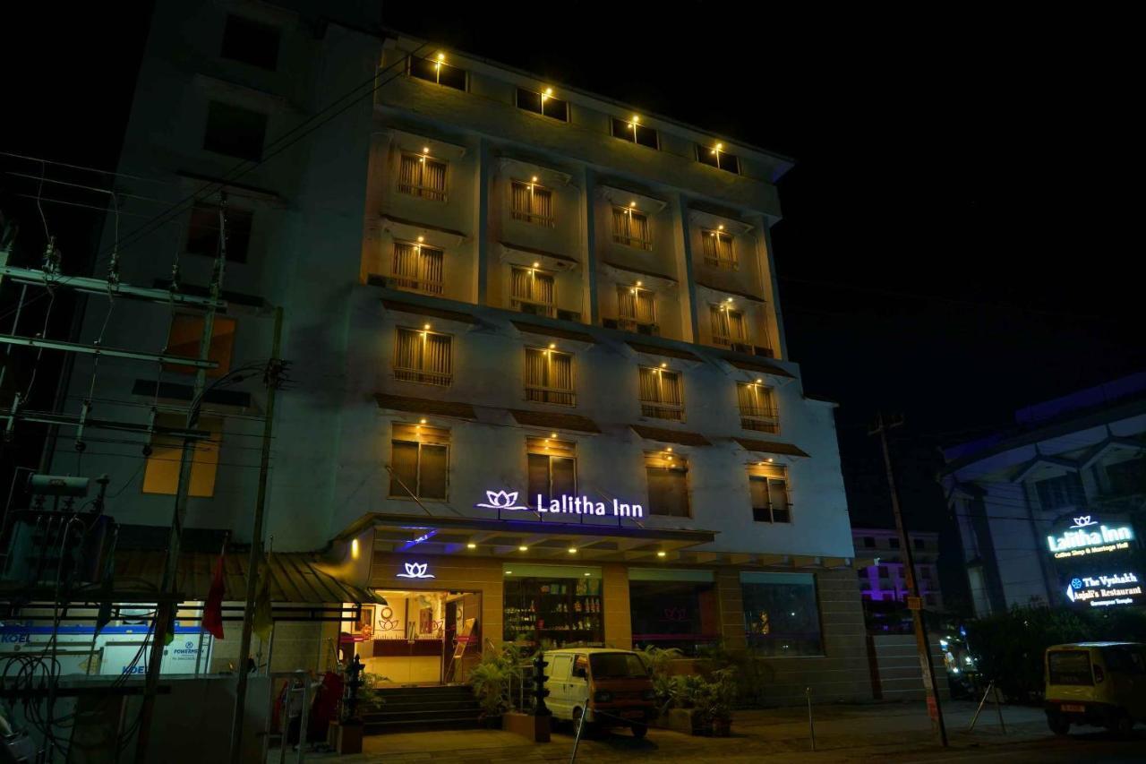 Lalitha Inn Гуруваюр Экстерьер фото
